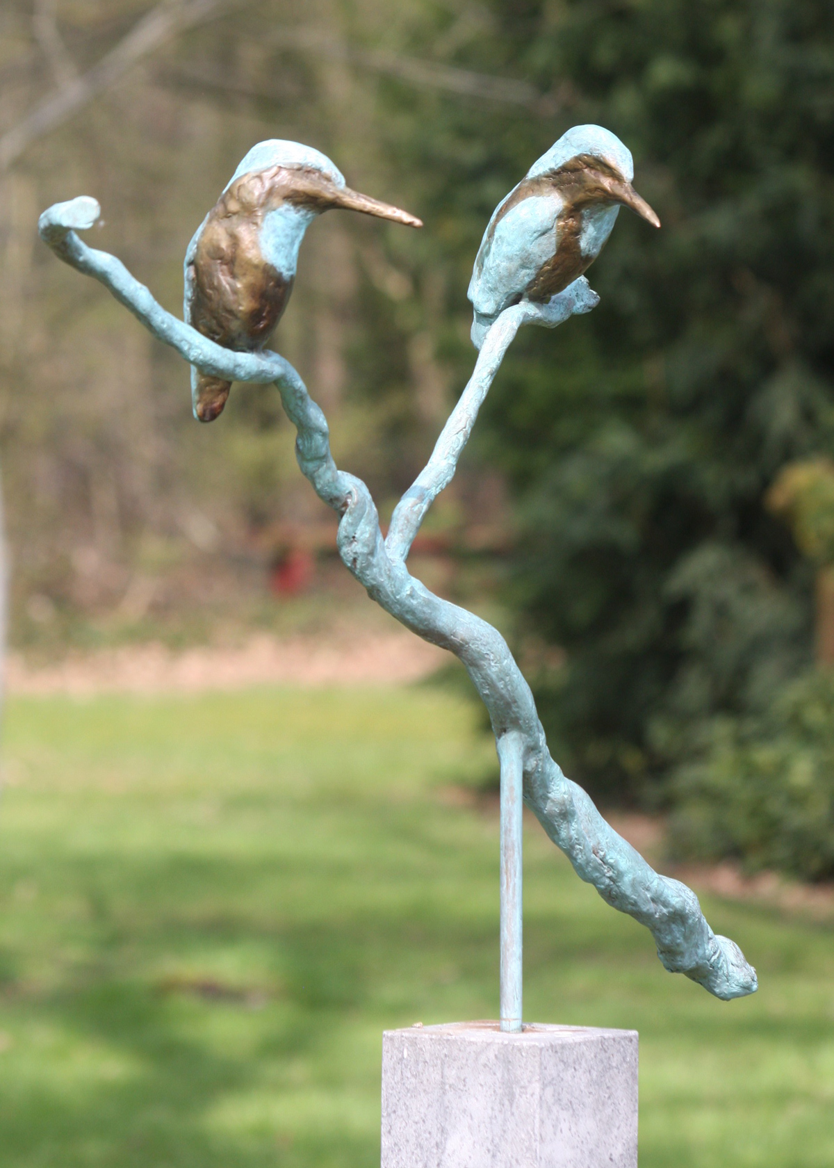 Jonneke Kodde IJsvogeltjes op tak beeld in brons - Galerie de Beeldenstorm